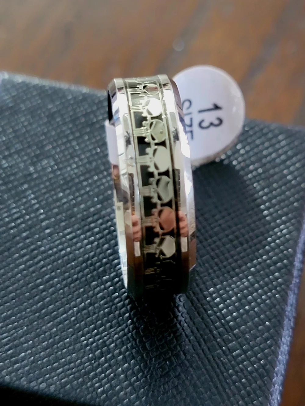 Men's Stainless Steel Skull Pattern Band Ring - Black & Silver